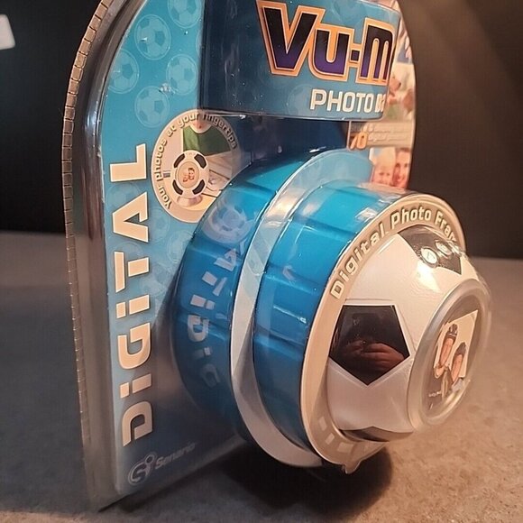 Digital Vu-Me Digital Photo Frame Soccer Display 1.5" LCD Screen D6 - Picture 2 of 7